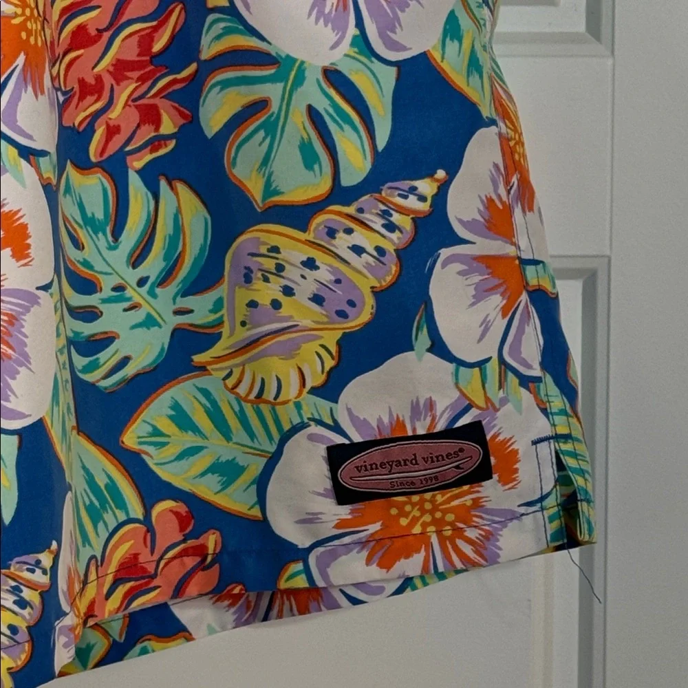 Vineyard Vines Colorful Floral Shorts XXL